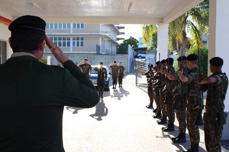 Transmissão do Cargo de Comandante do 1º B Com - Comando da 3ª