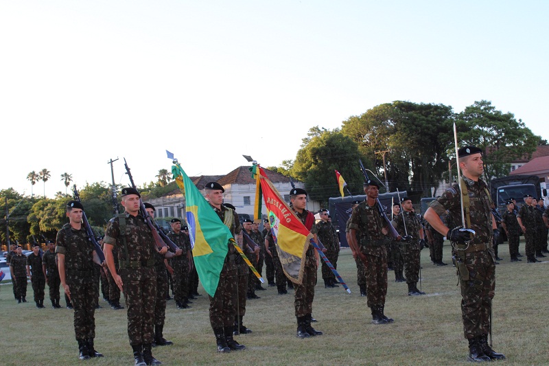 Transmissão do Cargo de Comandante do 1º B Com - Comando da 3ª